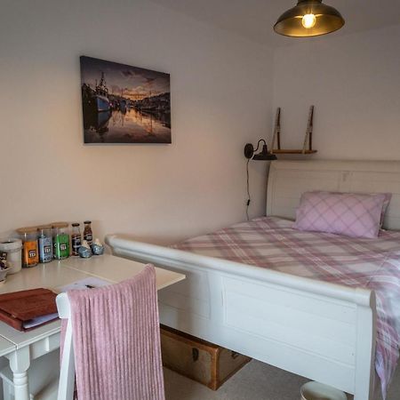 Stone'S Throw Cottage เมวากิสซีย์ ภายนอก รูปภาพ