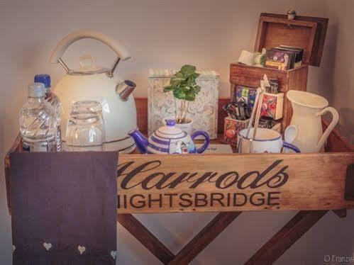 Stone'S Throw Cottage เมวากิสซีย์ ภายนอก รูปภาพ